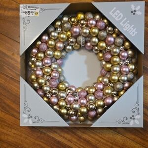 LED Ball Wreath Small - Silver and Gray Packaging